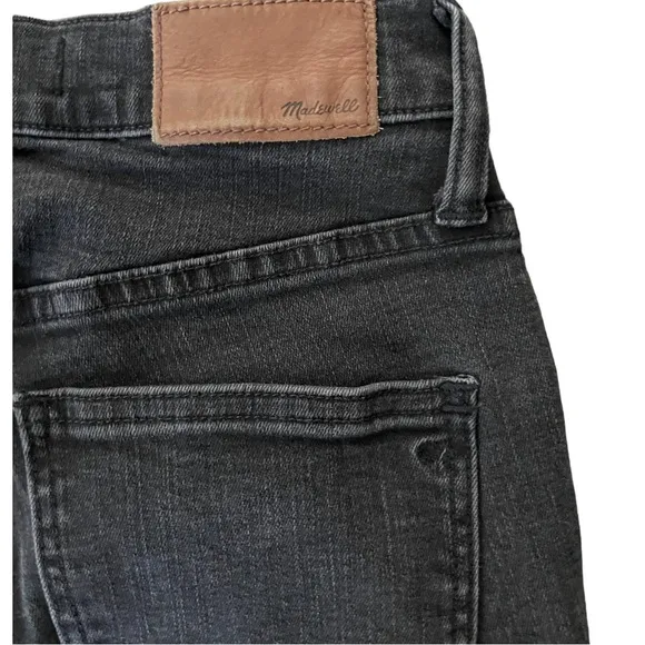 Madewell 9&quot; Mid-Rise Skinny Jeans in Berkeley Black: Button-Through Edition 26‎
