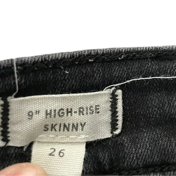 Madewell 9&quot; Mid-Rise Skinny Jeans in Berkeley Black: Button-Through Edition 26‎