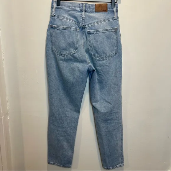 MADEWELL- The Momjean in Gilford Wash: Ripped Edition High-Rise Tapered Leg