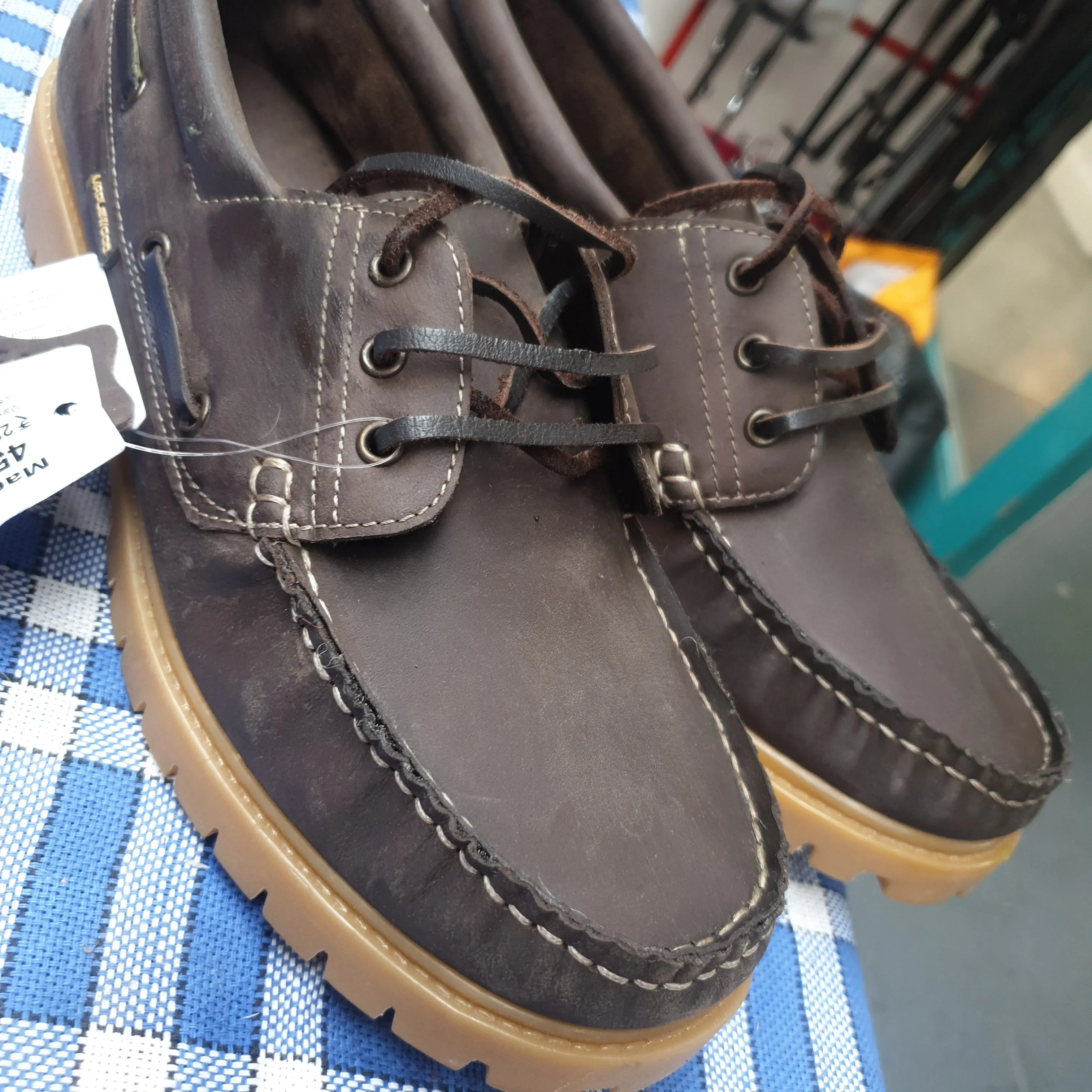 Maple wood brown leather in hand shoes size 10 FREE POSTAGE ✅