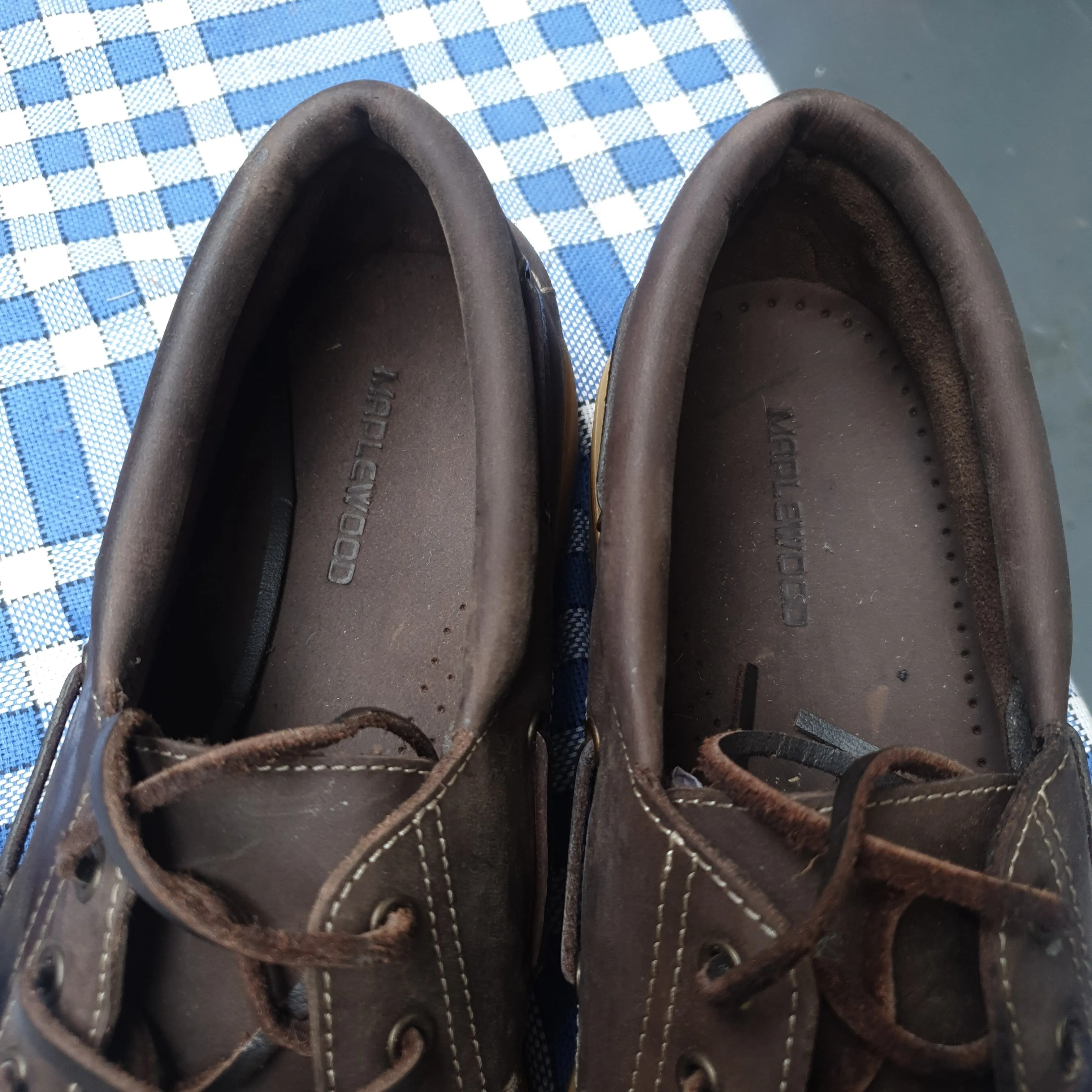 Maple wood brown leather in hand shoes size 10 FREE POSTAGE ✅