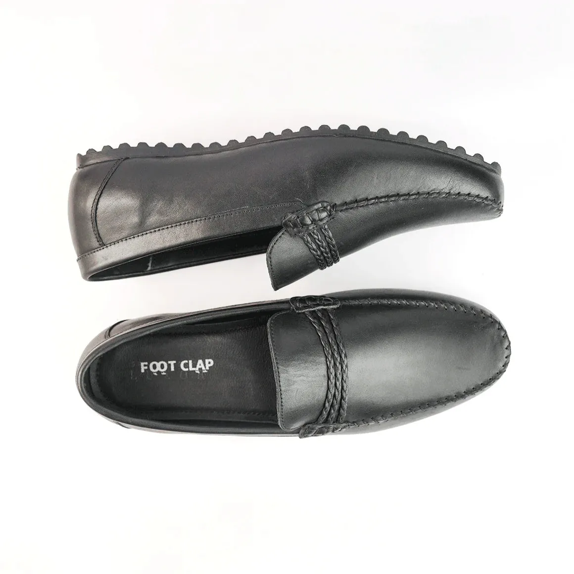 Men Black Solid Loafers