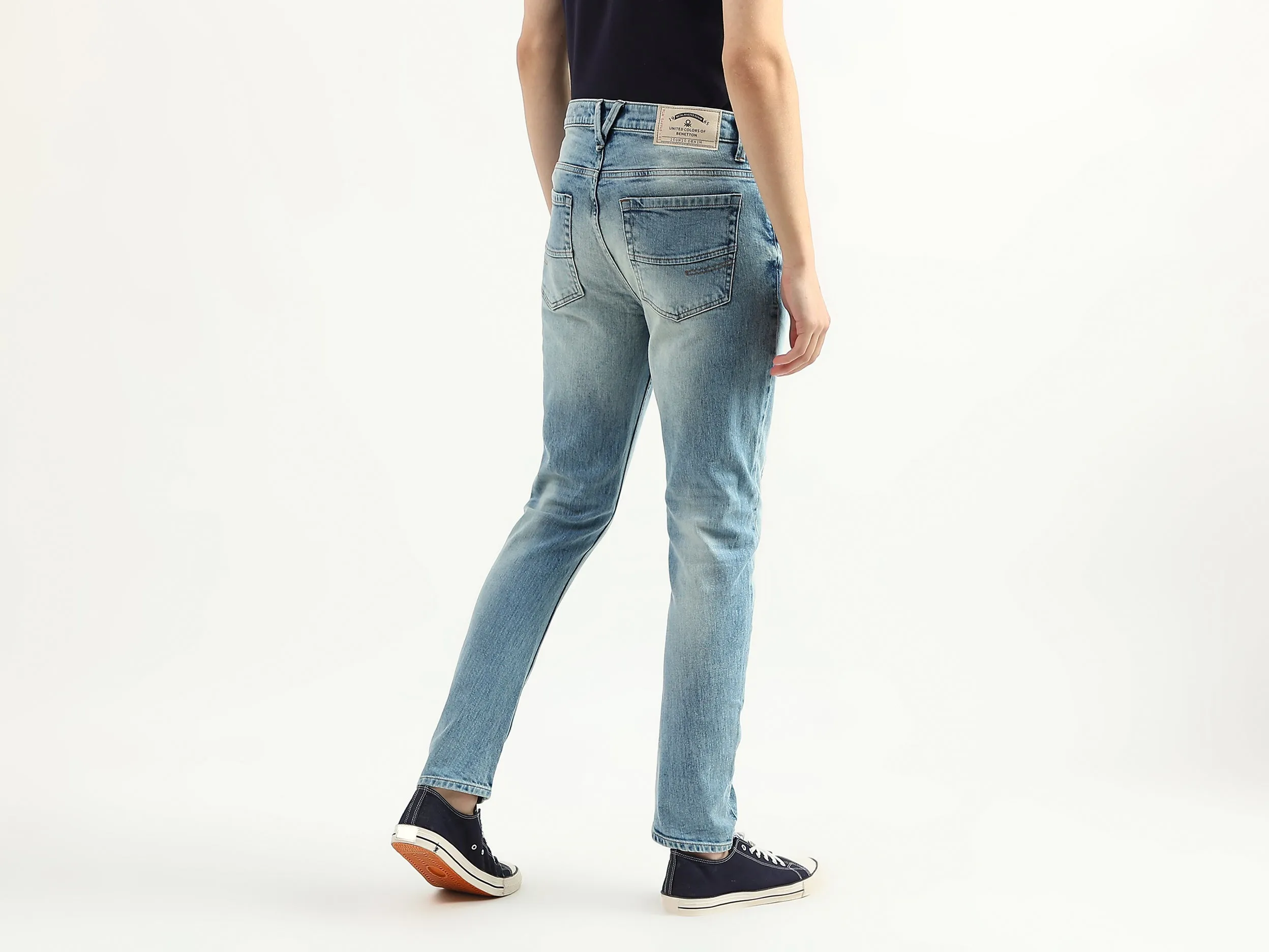 Men Solid Carrot Fit Jeans