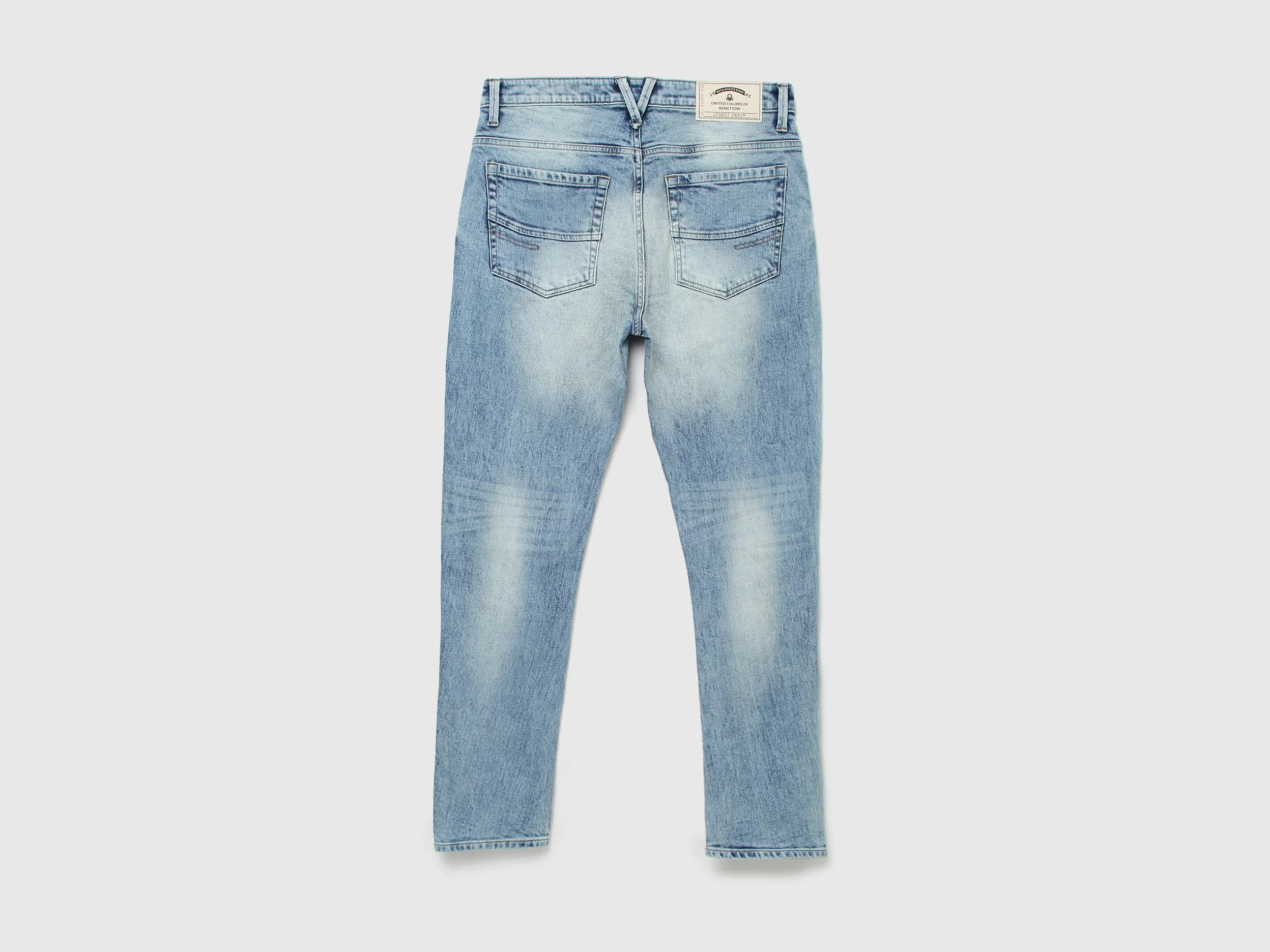 Men Solid Carrot Fit Jeans