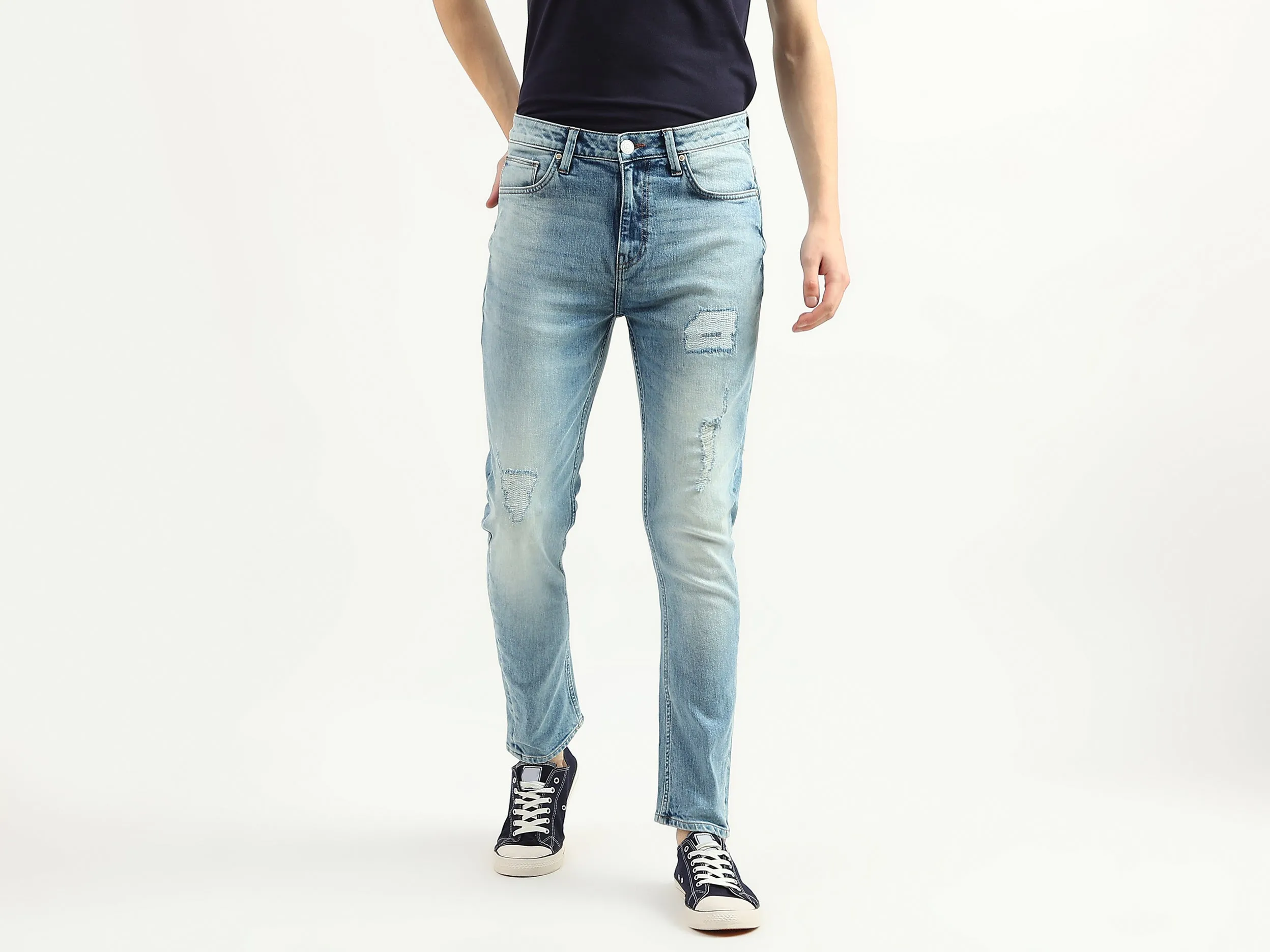 Men Solid Carrot Fit Jeans