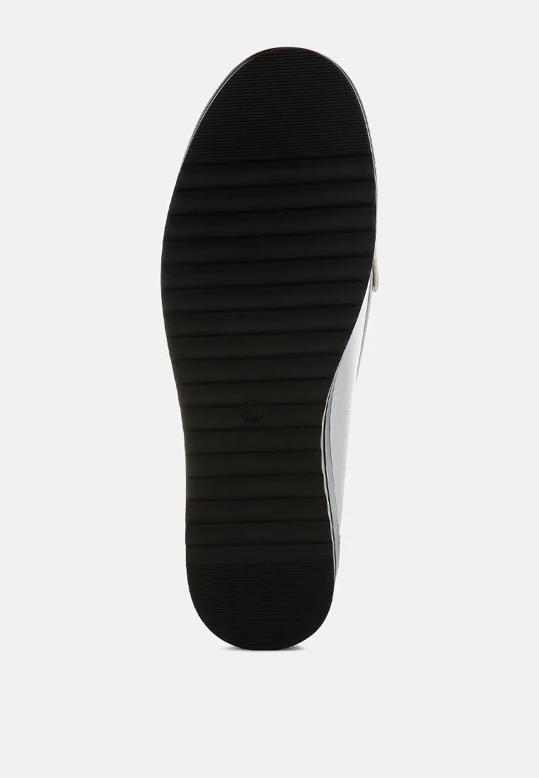Metallic Tassel Detail Loafers


 By RAG