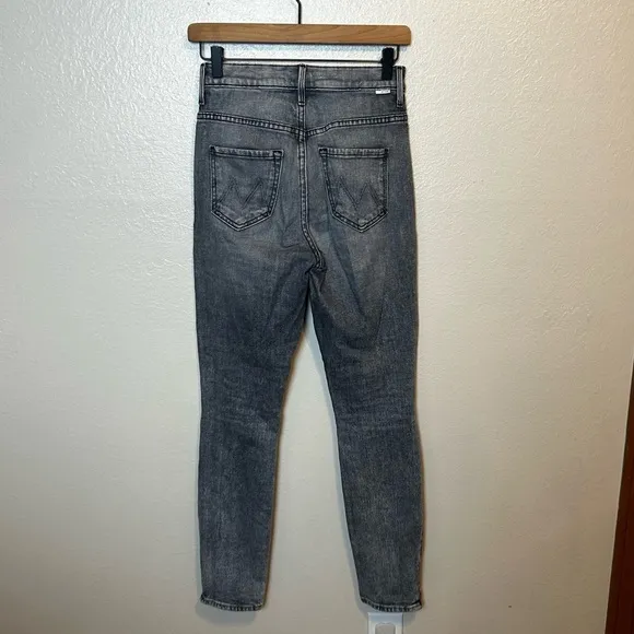 Mother The Swooner Ankle Zip Skinny Jeans In Static