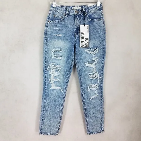 NEW Almost Famous Size 1 Vintage Mom Jeans Ripped Distressed