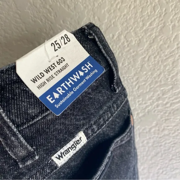 NEW Wrangler Wild West 603 straight leg high waist jeans 25x28