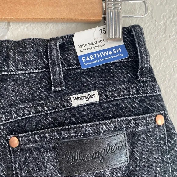 NEW Wrangler Wild West 603 straight leg high waist jeans 25x28