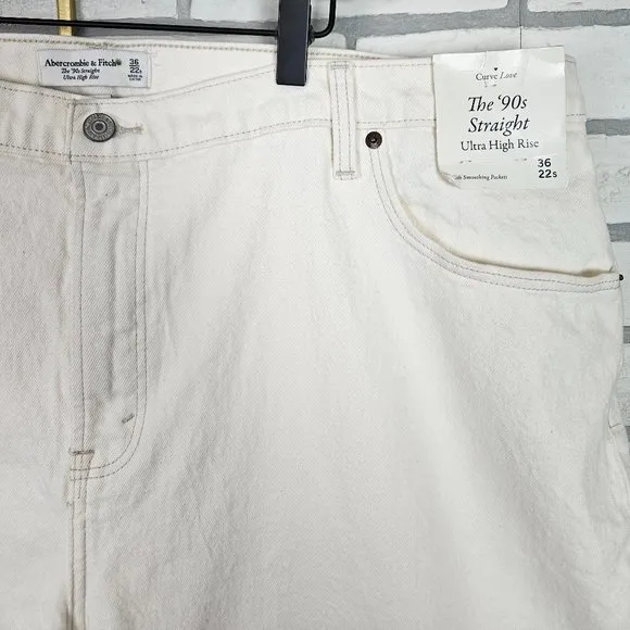 NWT Abercrombie &amp; Fitch Plus Size Curve Love 90s Straight Ultra High Rise Jeans