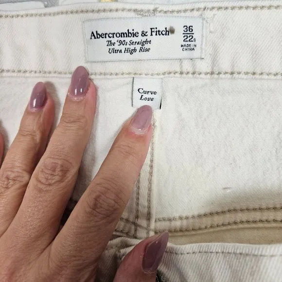 NWT Abercrombie &amp; Fitch Plus Size Curve Love 90s Straight Ultra High Rise Jeans