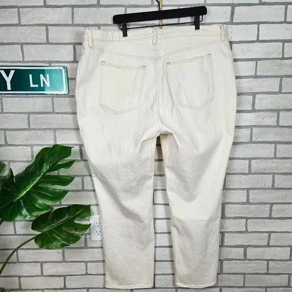NWT Abercrombie &amp; Fitch Plus Size Curve Love 90s Straight Ultra High Rise Jeans