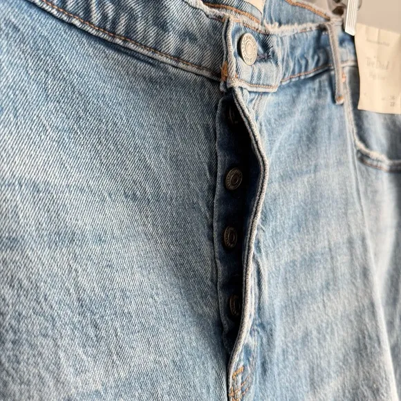 NWT Abercrombie &amp; Fitch The Dad High Rise Jeans Medium Ripped Wash Size 36 22 S
