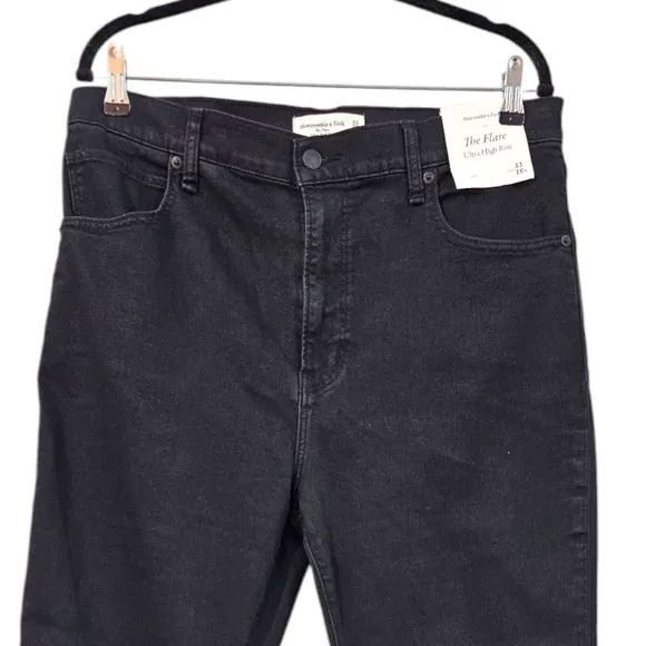 NWT Abercrombie and Fitch The Flare Ultra High Rise Jeans Size 33 Short
