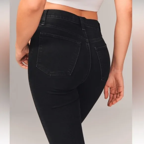 NWT Abercrombie and Fitch The Flare Ultra High Rise Jeans Size 33 Short