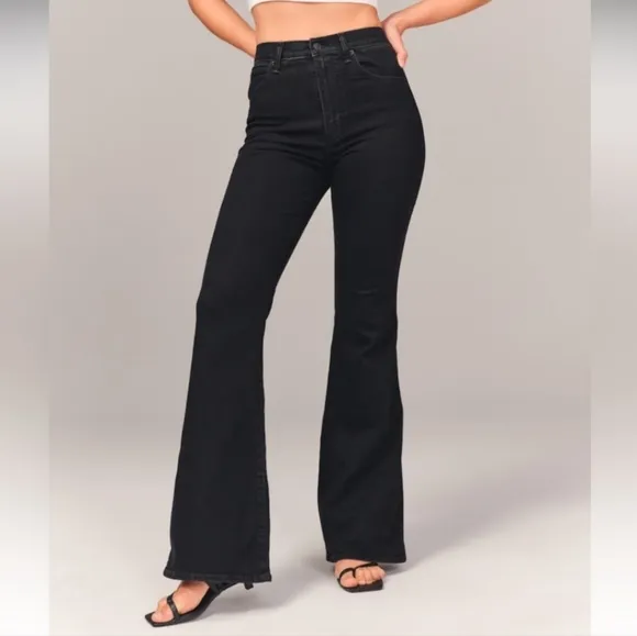 NWT Abercrombie and Fitch The Flare Ultra High Rise Jeans Size 33 Short