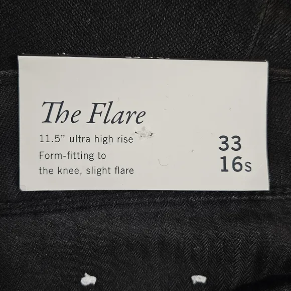 NWT Abercrombie and Fitch The Flare Ultra High Rise Jeans Size 33 Short