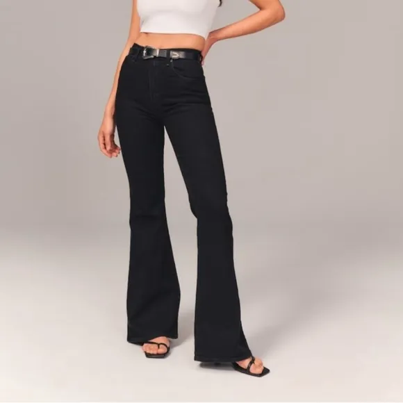 NWT Abercrombie and Fitch The Flare Ultra High Rise Jeans Size 33 Short