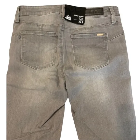 NWT ARMANI EXCHANGE Mid Rise Super Skinny Lift Up Jeans - Size 27