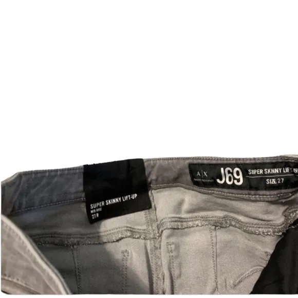 NWT ARMANI EXCHANGE Mid Rise Super Skinny Lift Up Jeans - Size 27