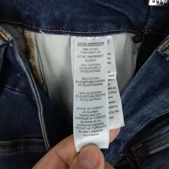 NWT Good American Good Waist Crop Raw Edge Jean