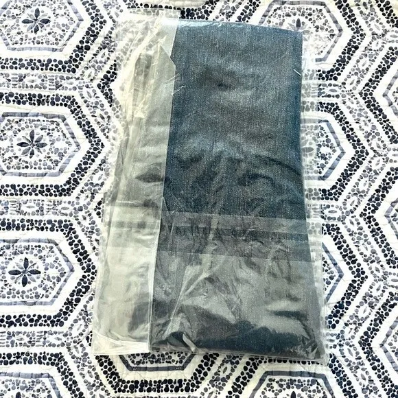 NWT Levi’s 721 High Rise Ripped Skinny Jeans