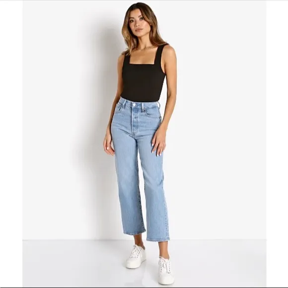 🔥🔥🔥NWT Levi's® Premium RIBCAGE STRAIGHT ANKLE JEANS