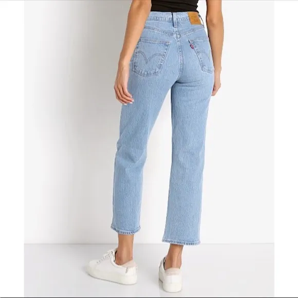 🔥🔥🔥NWT Levi's® Premium RIBCAGE STRAIGHT ANKLE JEANS