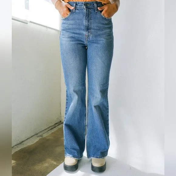 NWT Levi's Premium Sonoma Step 70s High Flare Jeans
