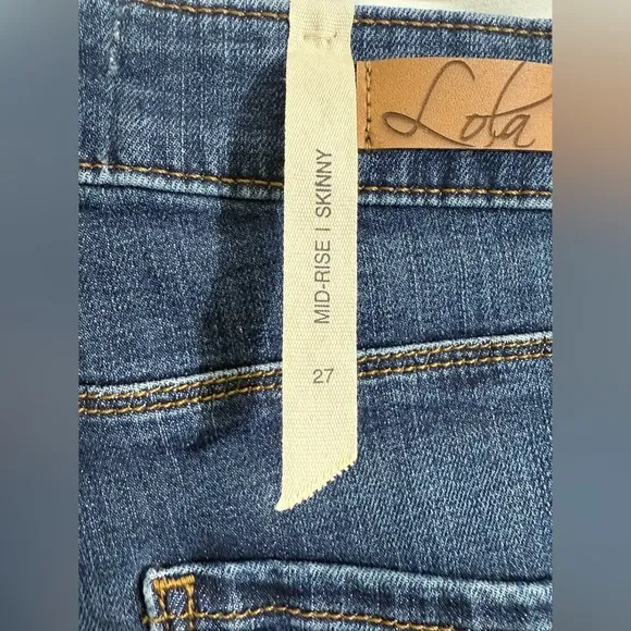 NWT Lola Jeans Mid Rise Skinny With Side Slits In Blair Wash Size 27