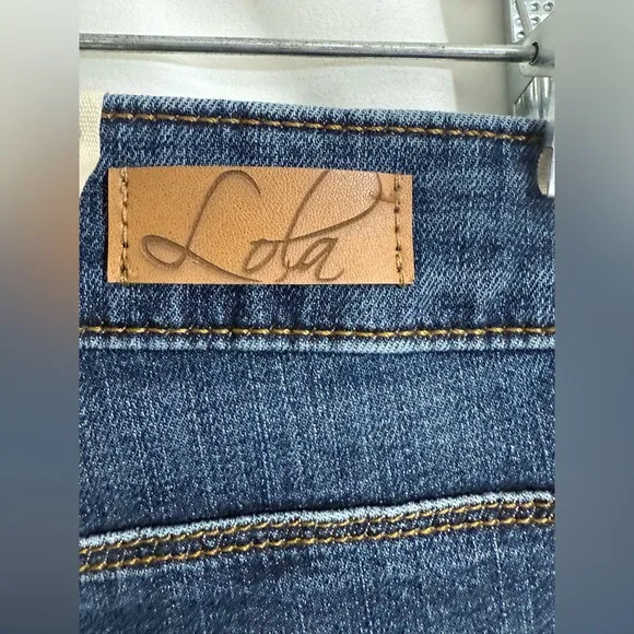 NWT Lola Jeans Mid Rise Skinny With Side Slits In Blair Wash Size 27