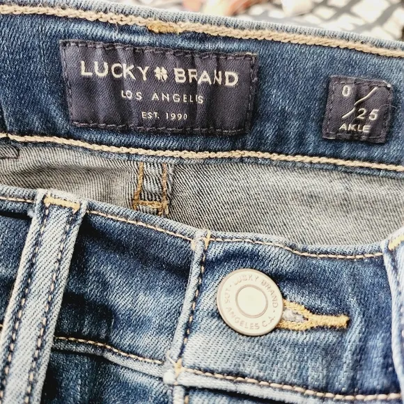 NWT LUCKY BRAND mid rise super skinny ava jeans