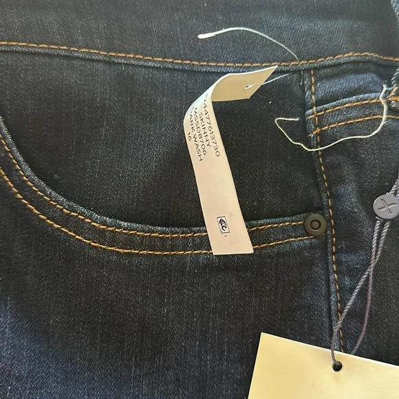NWT NYDJ Skinny Jeans Dark Wash Style MSSD8706 Lift Tuck Technology