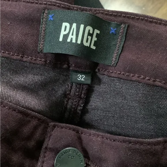 NWT PAIGE Verdugo Skinny Jeans in burgundy/wine
