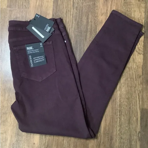 NWT PAIGE Verdugo Skinny Jeans in burgundy/wine
