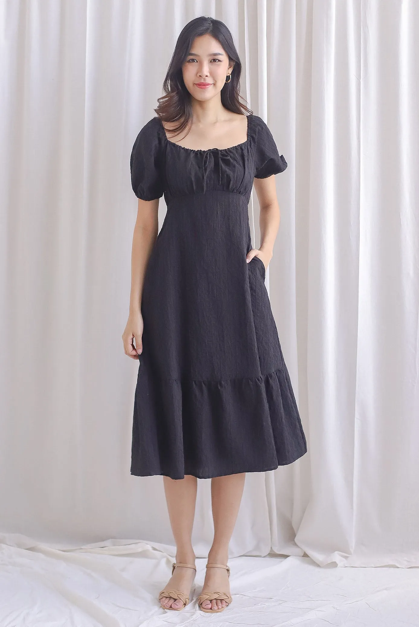 Patti Texture Puffy Sleeve Tie Midi Dress In Black