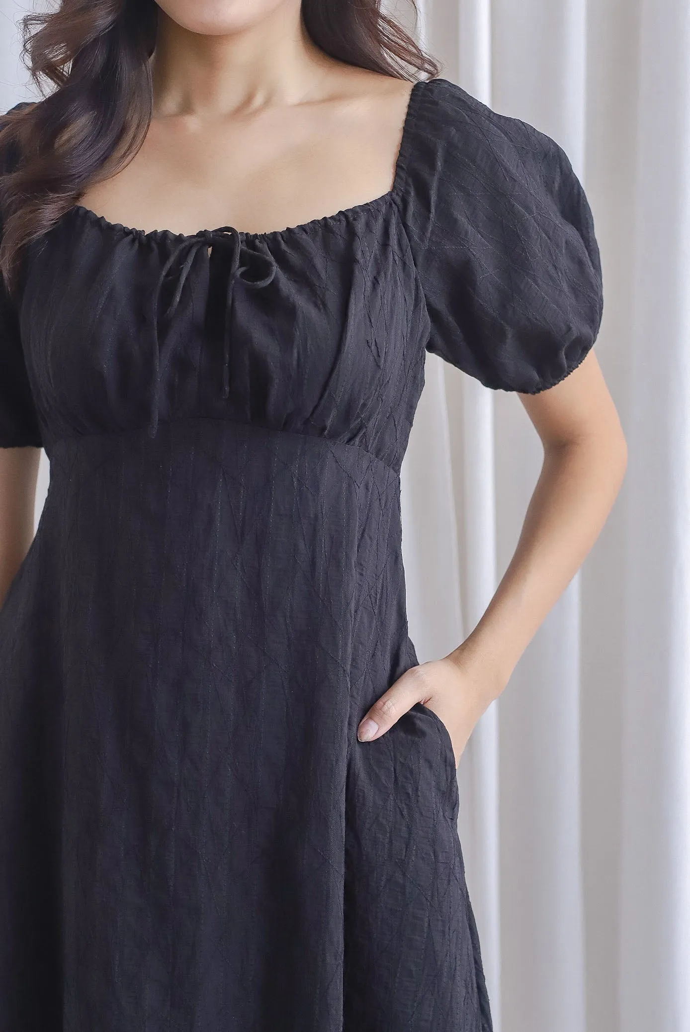 Patti Texture Puffy Sleeve Tie Midi Dress In Black