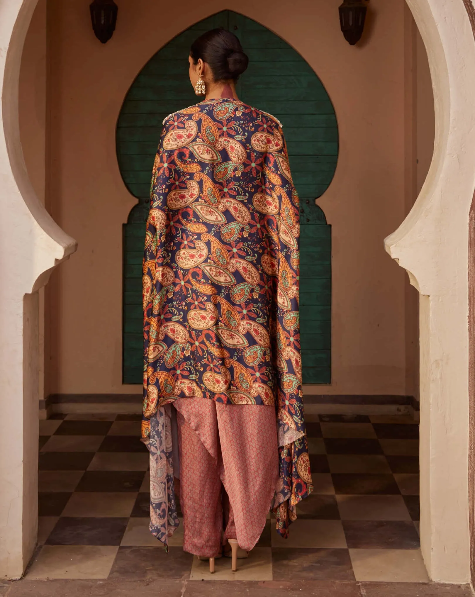 Pink drape kurta and cape set