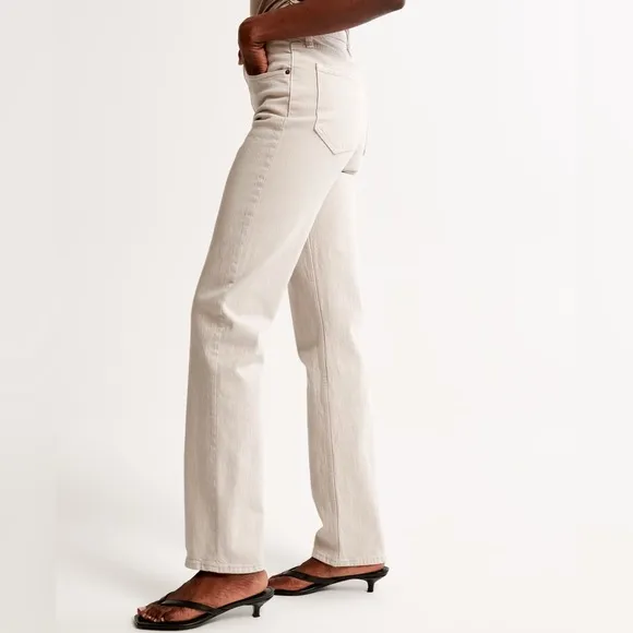 PLUS Abercrombie &amp; Fitch NWT Ultra High Rise 90’s Straight Stone Color Jeans 18