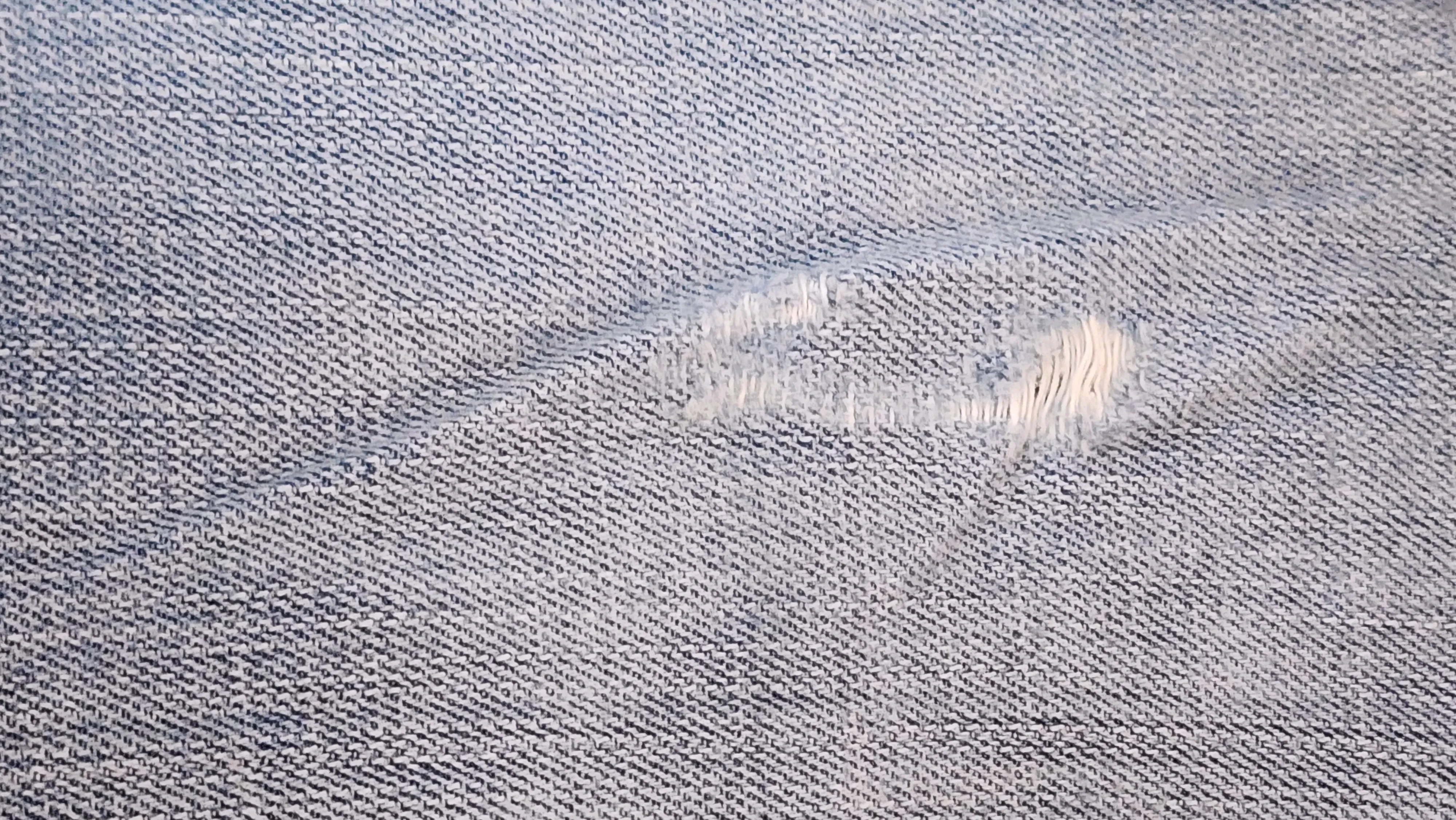 Pre-Loved Jeans - Hallister Distressed Denim Straight Leg Jean Sz 26