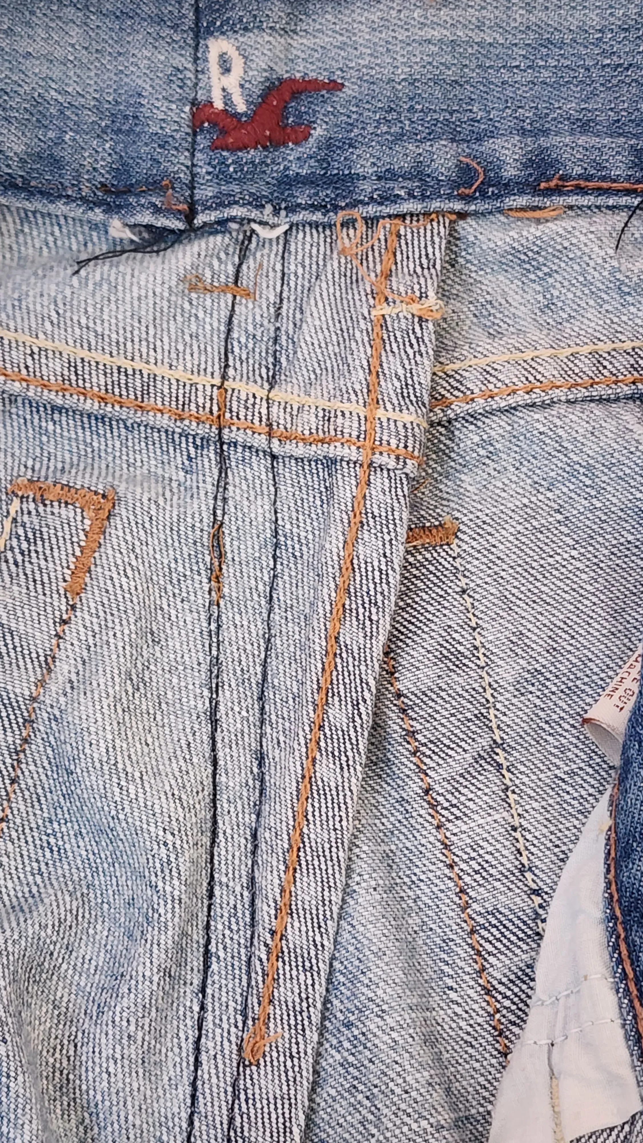 Pre-Loved Jeans - Hallister Distressed Denim Straight Leg Jean Sz 26