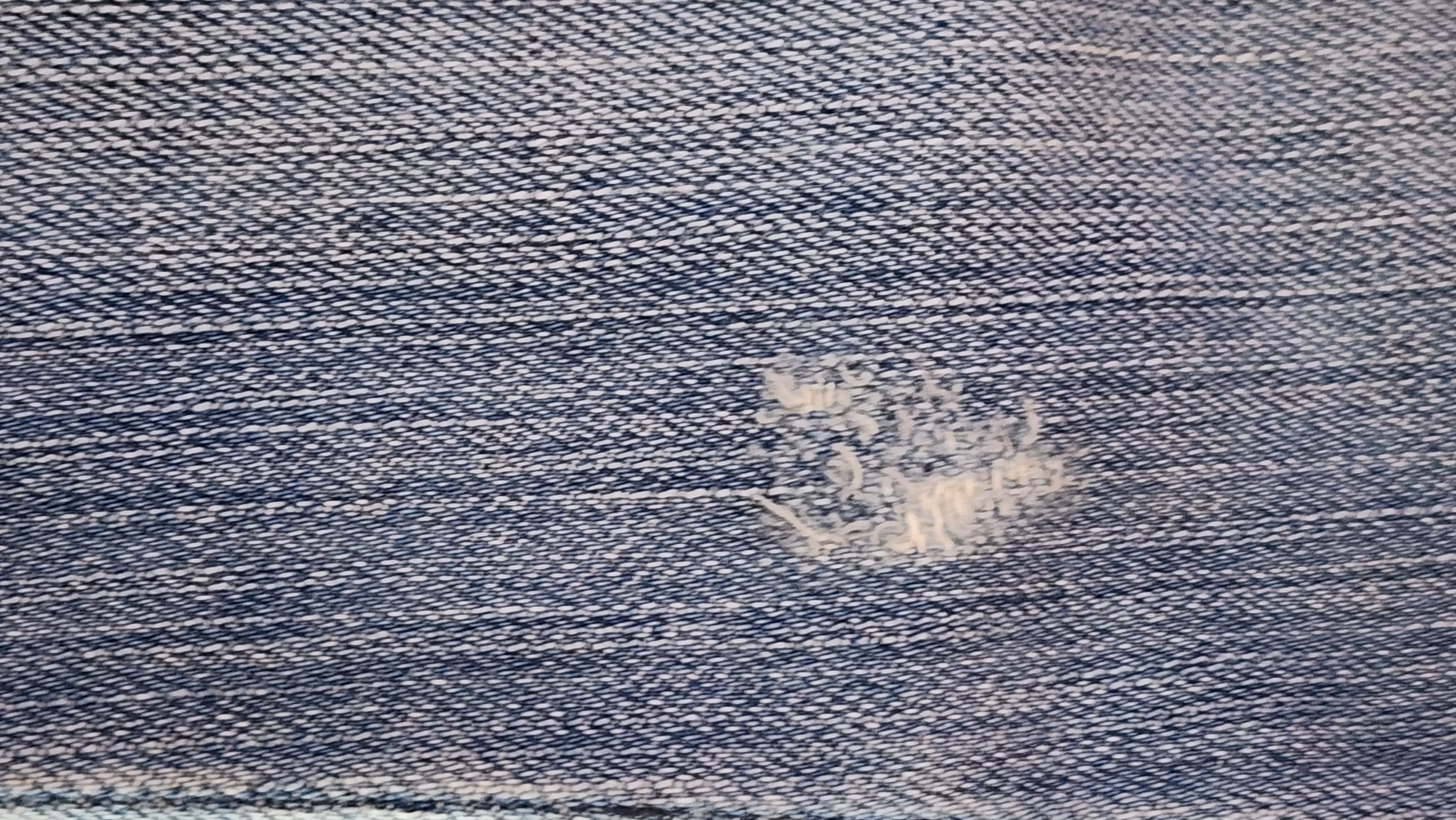Pre-Loved Jeans - Hallister Distressed Denim Straight Leg Jean Sz 26