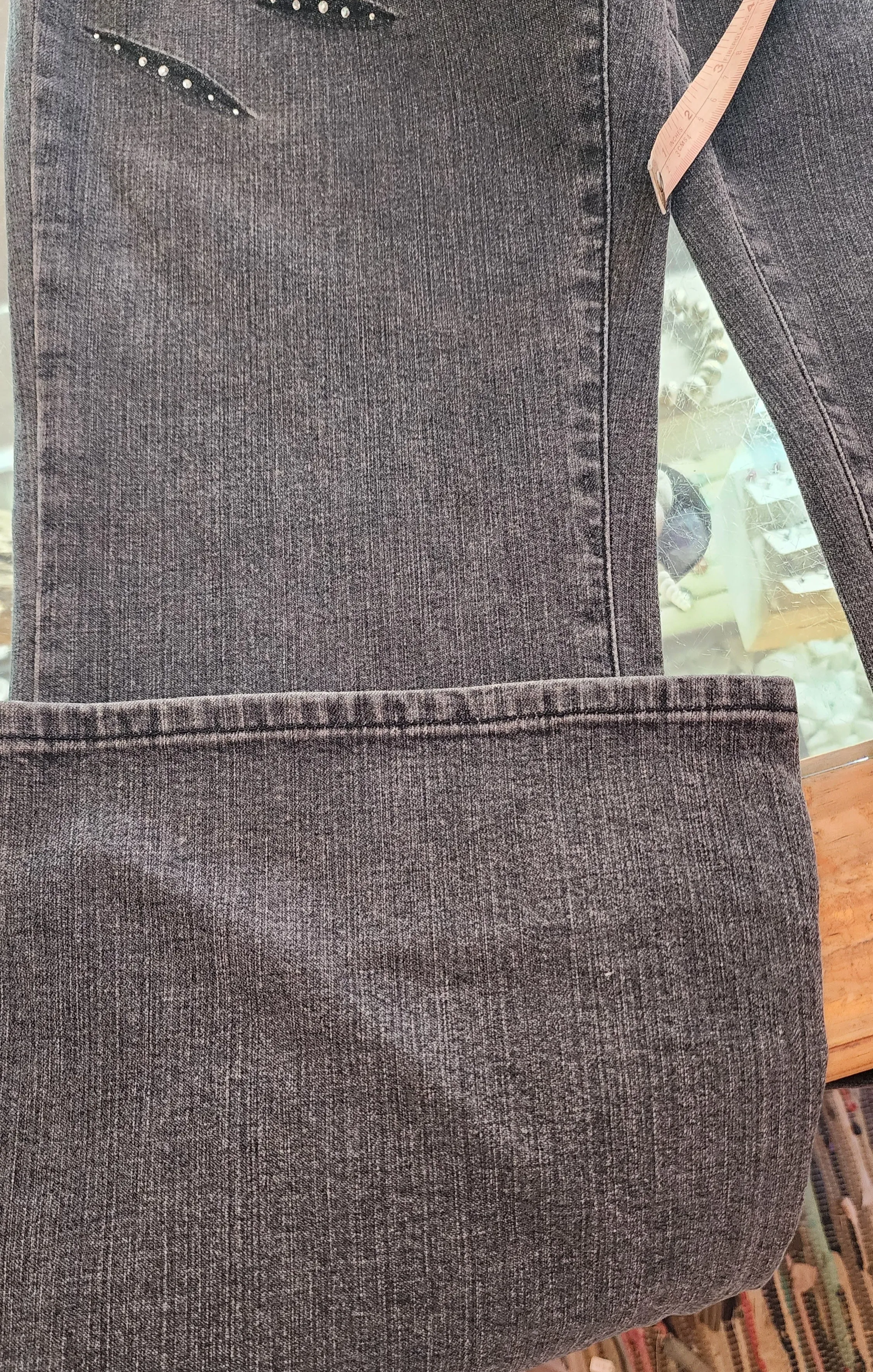 Pre-Loved Jeans - Lisa Vatti Jeans "LVJ" Flare Charcoal Denim Jeans Sz 28