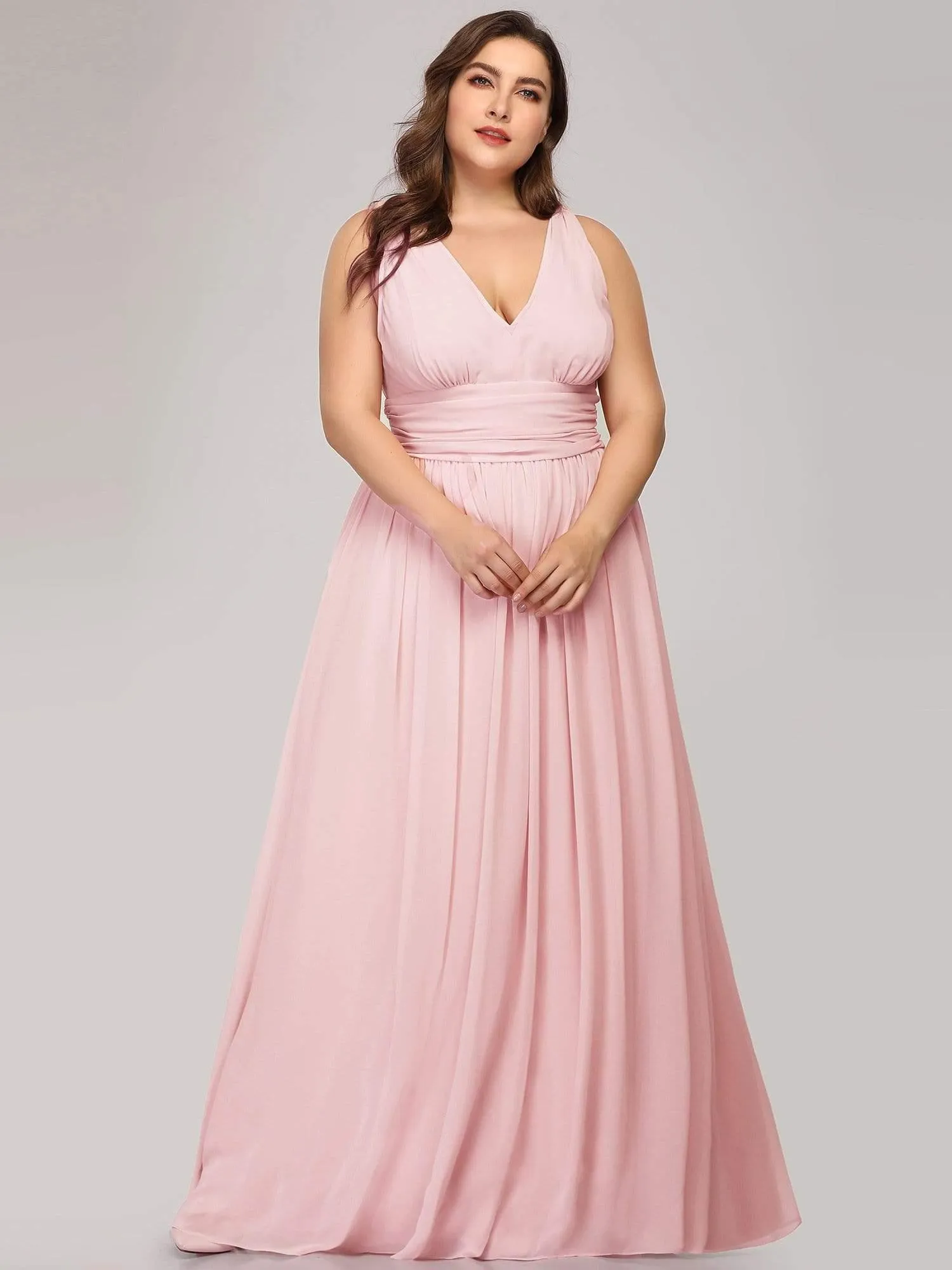 Robe de demoiselle d'honneur en mousseline de soie à col en V grande taille