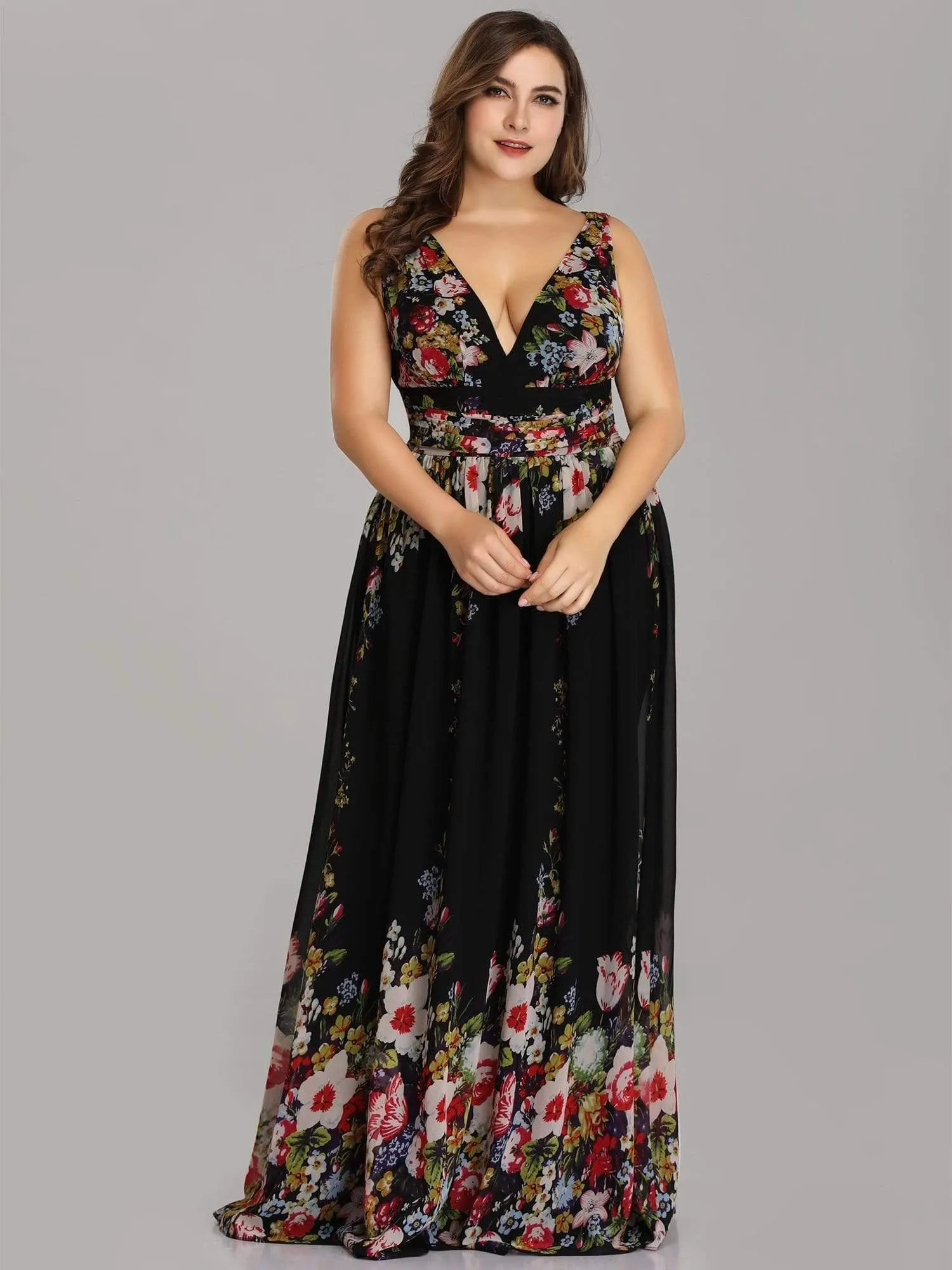 Robe de demoiselle d'honneur en mousseline de soie à col en V grande taille