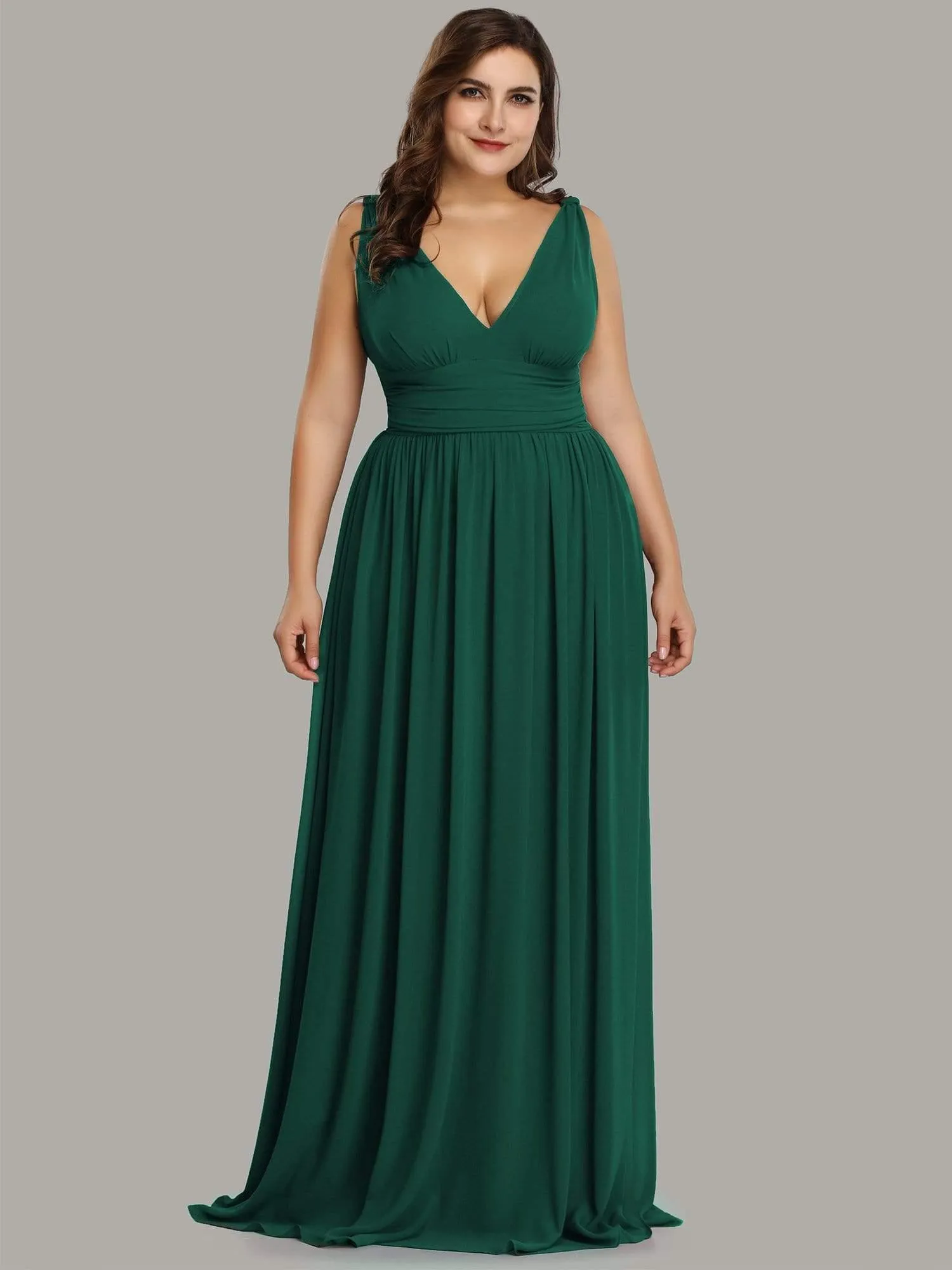 Robe de demoiselle d'honneur en mousseline de soie à col en V grande taille