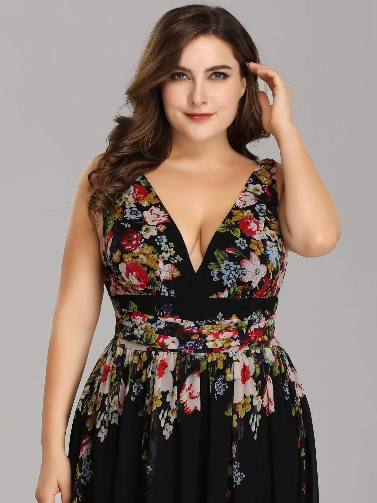 Robe de demoiselle d'honneur en mousseline de soie à col en V grande taille