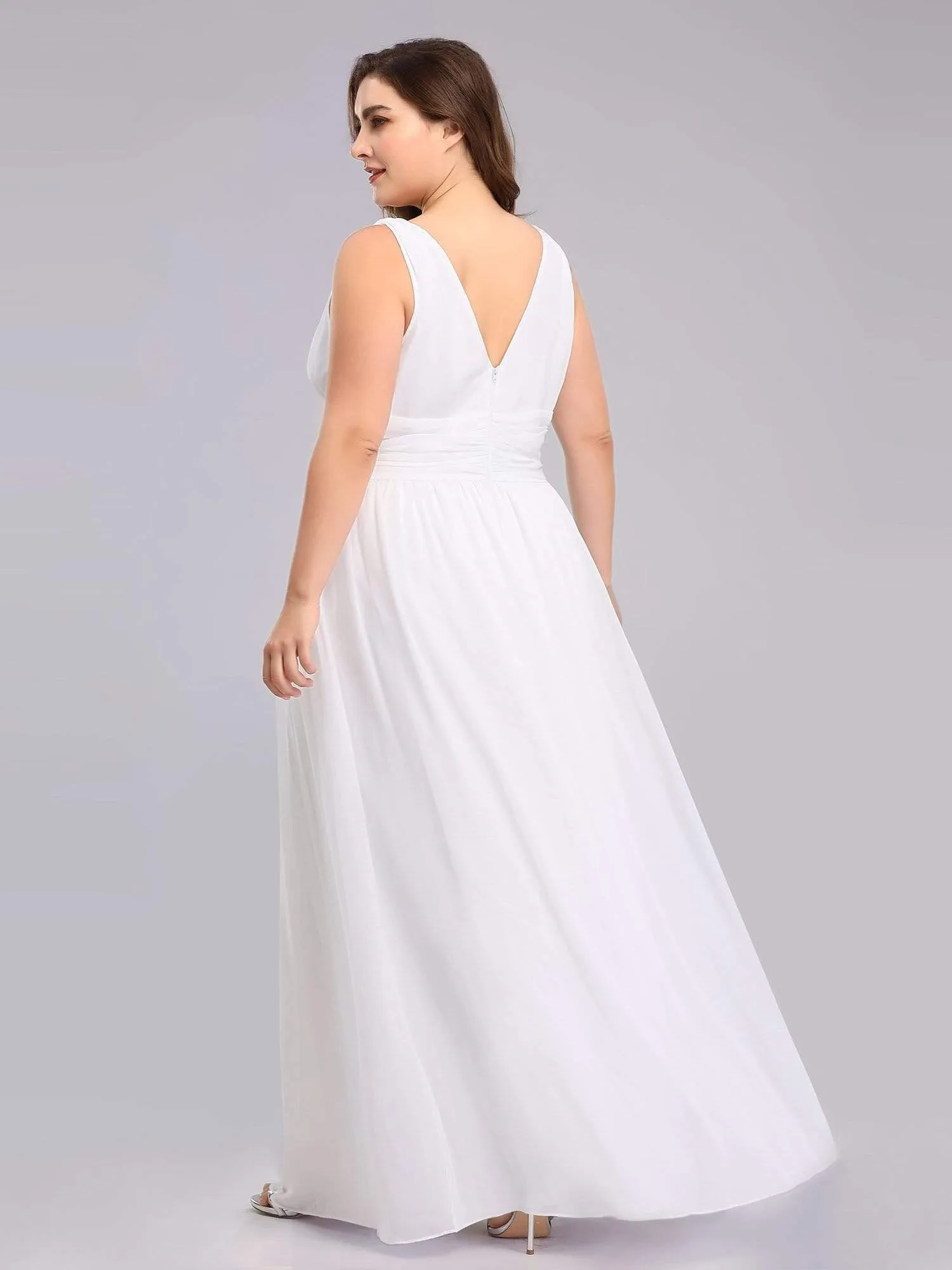 Robe de demoiselle d'honneur en mousseline de soie à col en V grande taille