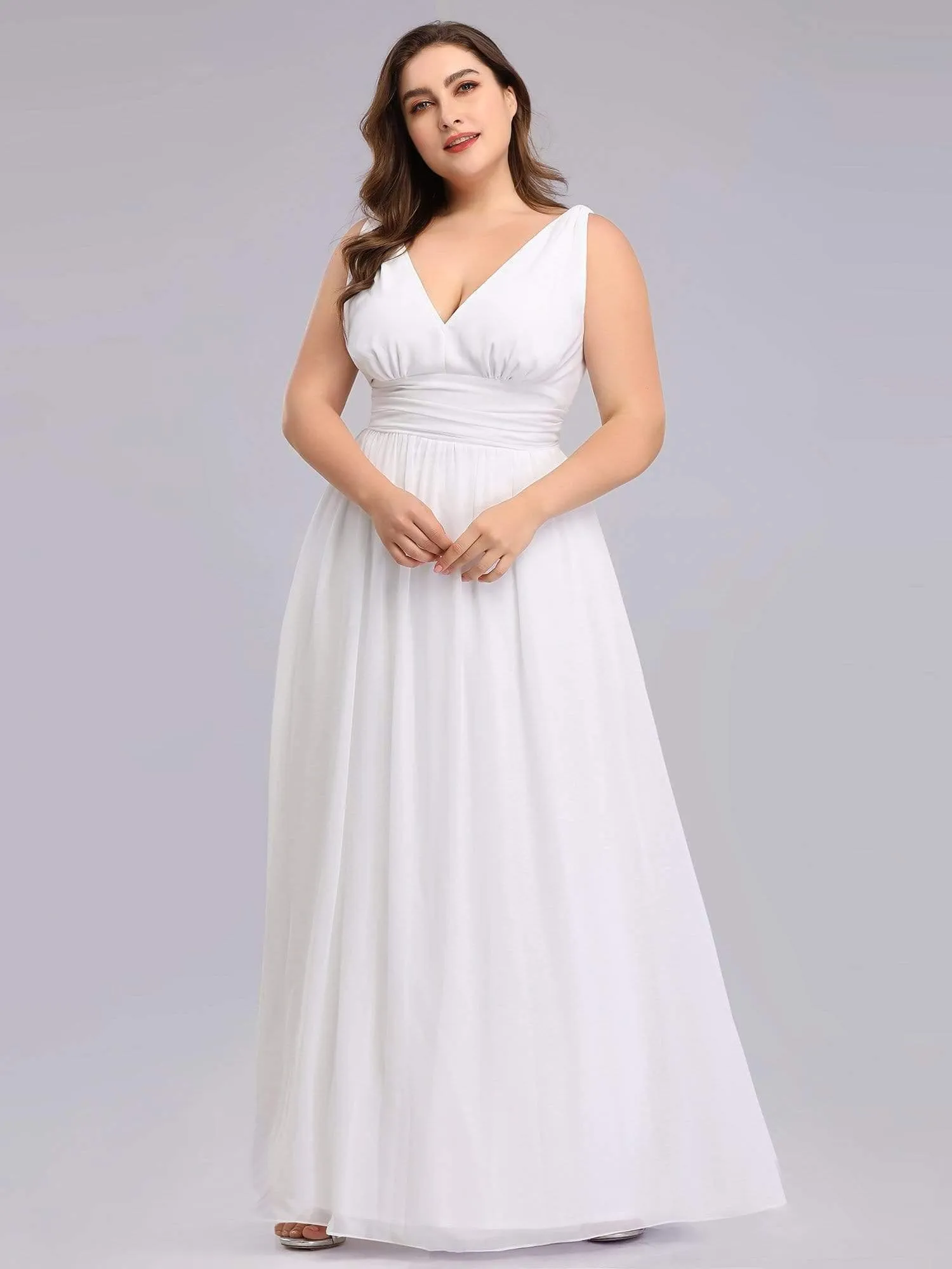 Robe de demoiselle d'honneur en mousseline de soie à col en V grande taille